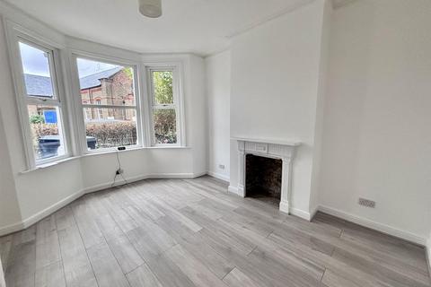 2 bedroom flat to rent, Newton Avenue, Acton, W3