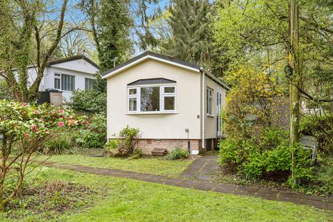 2 bedroom detached house for sale, Raven Close, Turners Hill Park, Turners Hill, Crawley, RH10