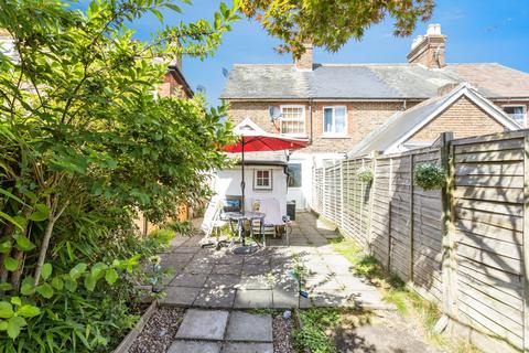2 bedroom end of terrace house for sale, Hazelwick Road, Crawley, West Sussex, RH10