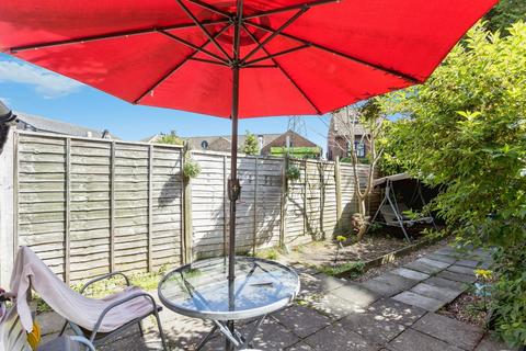 2 bedroom end of terrace house for sale, Hazelwick Road, Crawley, West Sussex, RH10