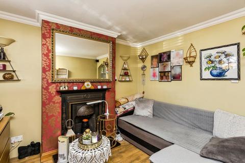 2 bedroom end of terrace house for sale, Hazelwick Road, Crawley, West Sussex, RH10