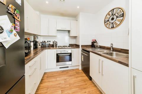 1 bedroom flat for sale, West Green Drive, Crawley, West Sussex, RH11