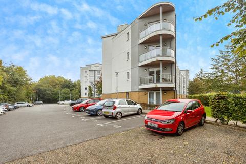 2 bedroom flat for sale, West Green Drive, Crawley, West Sussex, RH11