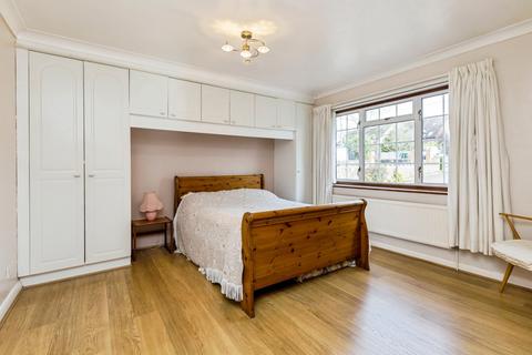 2 bedroom bungalow for sale, Tinsley Lane, Crawley, West Sussex, RH10