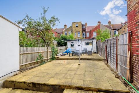 3 bedroom house to rent, Totterdown Street, Tooting, London, SW17