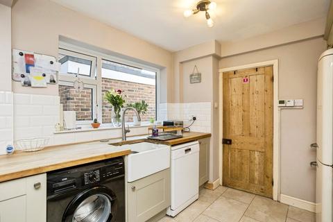 4 bedroom semi-detached house for sale, Kimberley Road, Crawley, West Sussex, RH10