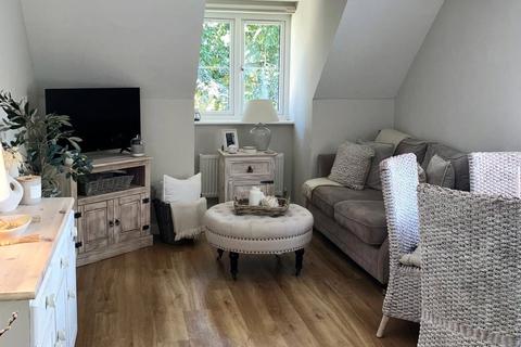 2 bedroom flat for sale, Rudgard Way, Liphook, Hampshire, GU30