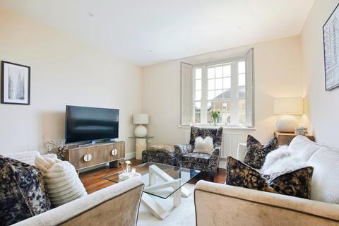 Budgenor  Lodge, Dodsley  Lane, Midhurst, GU29