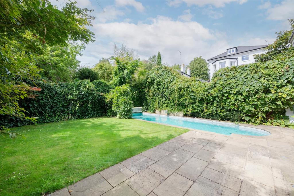 3 Cavendish Avenue Hi-25.jpg