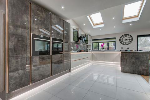 4 bedroom detached house for sale, Blackford Road, Shirley, B90