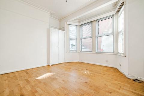 1 bedroom flat for sale, Brighton Road, Worthing, West Sussex, BN11