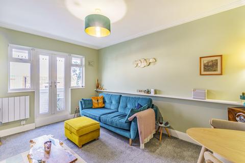 2 bedroom flat for sale, Stoke Abbott Road, Worthing, West Sussex, BN11