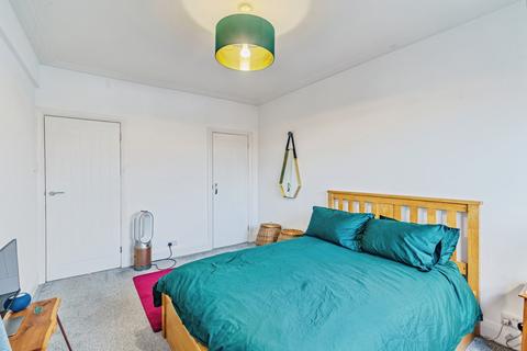 2 bedroom flat for sale, Stoke Abbott Road, Worthing, West Sussex, BN11