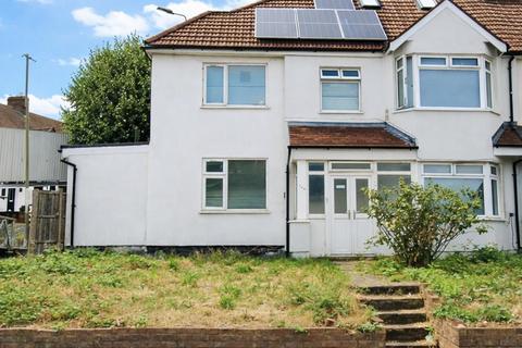 Studio to rent, North Circular Road, Neasden, London