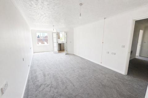 2 bedroom flat for sale, Stockbridge Road, Chichester, West Sussex, PO19