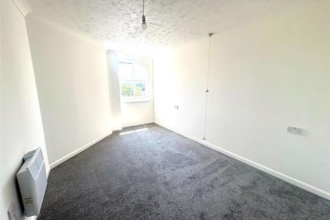2 bedroom flat for sale, Stockbridge Road, Chichester, West Sussex, PO19