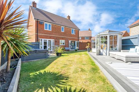 4 bedroom detached house for sale, Hadrian Drive, Westhampnett, Chichester, West Sussex, PO18