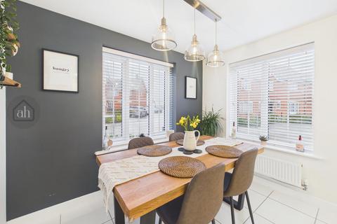 3 bedroom detached house for sale, Preston Close, Bury St. Edmunds