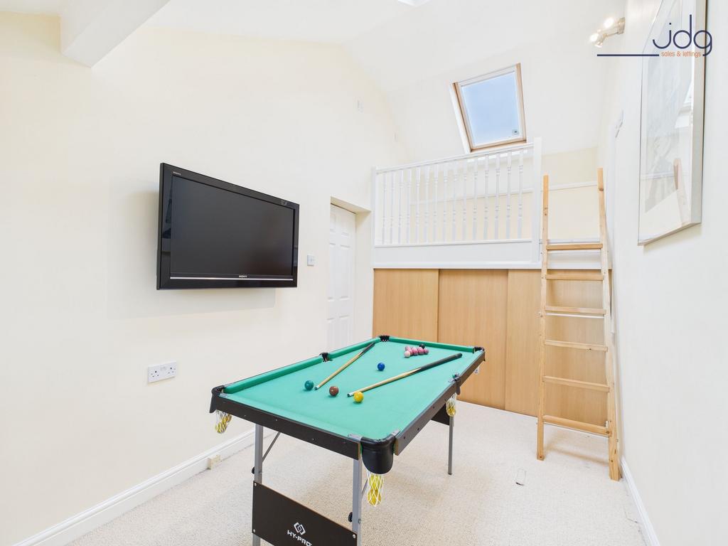 Double Bedroom 2 with built in storage