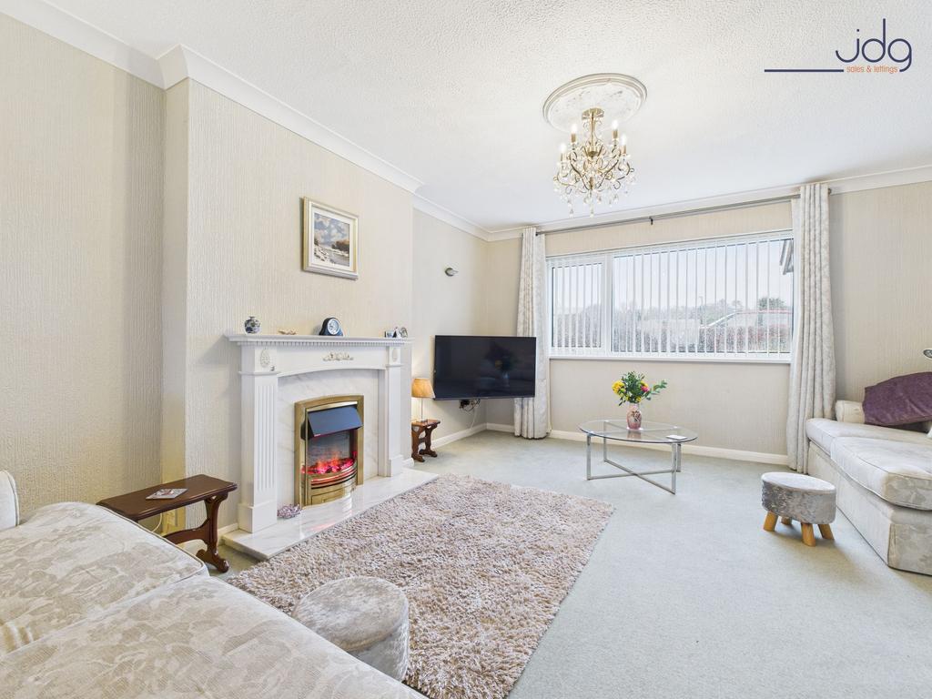 Cosy Lounge with Fire place