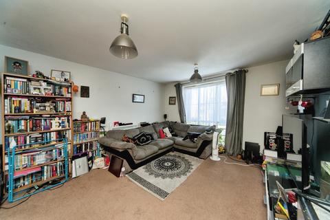 2 bedroom flat for sale, Susans Road, Eastbourne, BN21