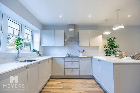 3 bedroom detached house for sale, Poole BH15