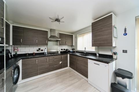 3 bedroom end of terrace house for sale, Highgrove Crescent, Polegate, East Sussex, BN26