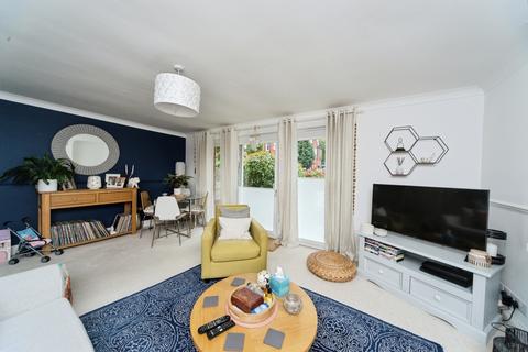 2 bedroom flat for sale, Silverdale Road, Eastbourne, East Sussex, BN20