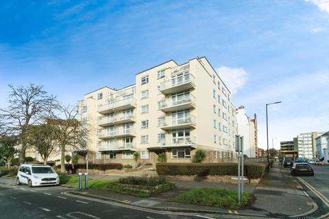 3 bedroom flat for sale, Devonshire Place, Eastbourne, East Sussex, BN21