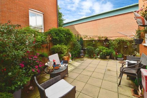 2 bedroom flat for sale, The Elms, Dymchurch Road, New Romney, TN28