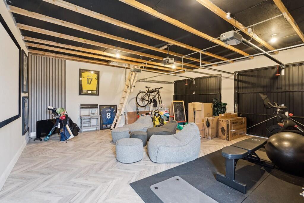 Garage / Home Cinema