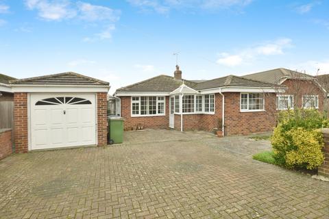 3 bedroom bungalow for sale, Dunstall Gardens, St. Marys Bay, Romney Marsh, Kent, TN29
