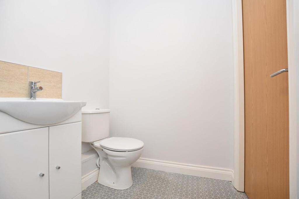 Bathroom 2.JPG