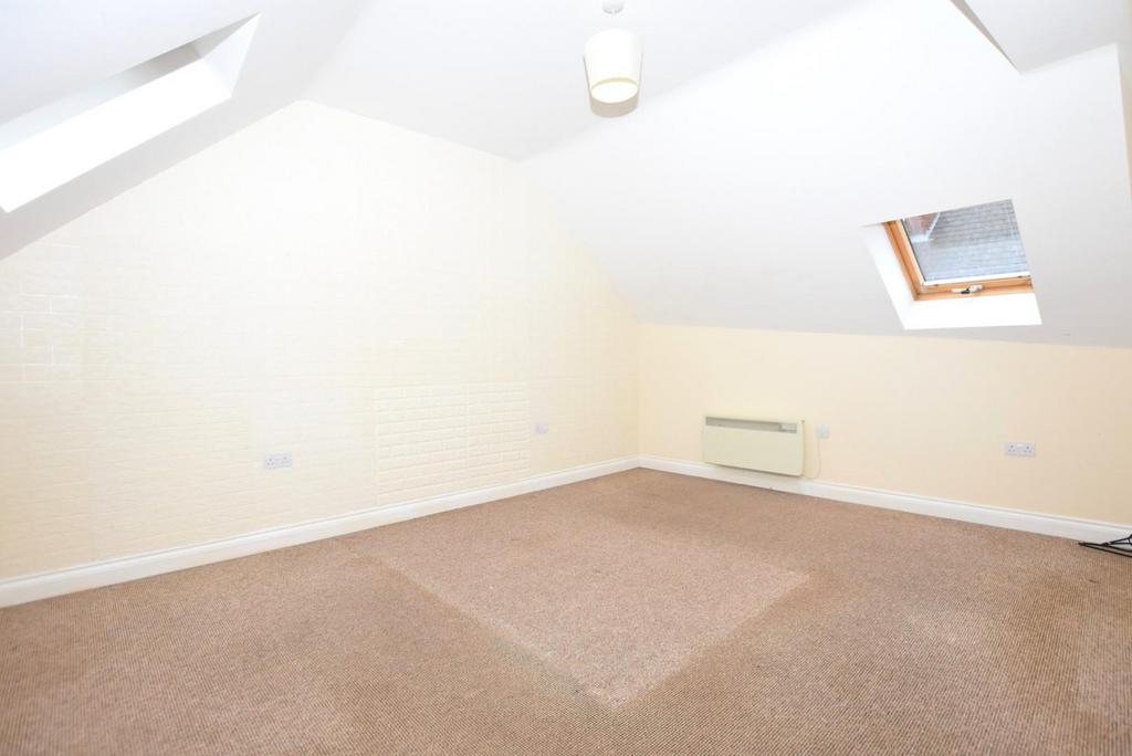 Bedroom 1 3.JPG