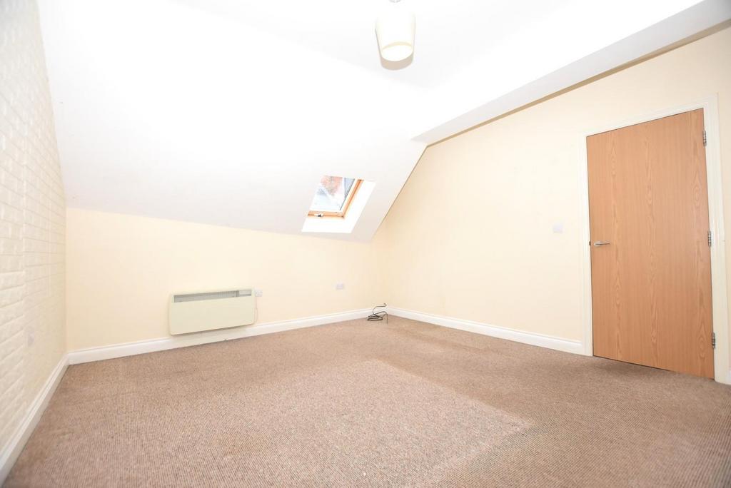 Bedroom 1.JPG
