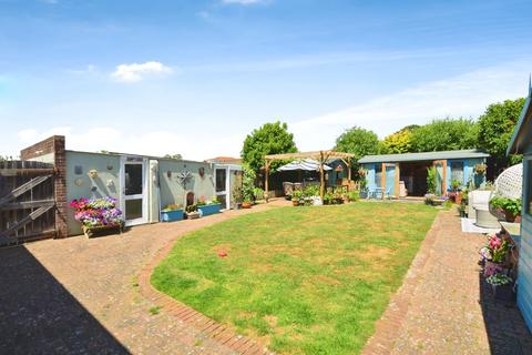 4 bedroom bungalow for sale, Blenheim Road, Littlestone, New Romney, Kent, TN28