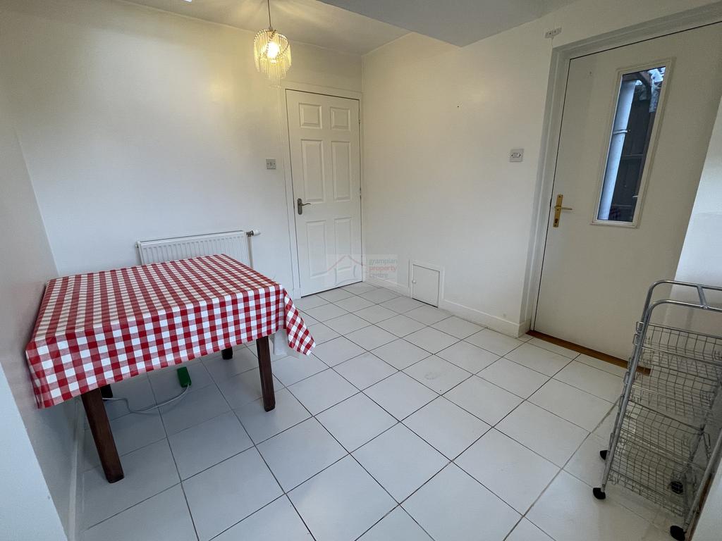 Kitchen c.JPG
