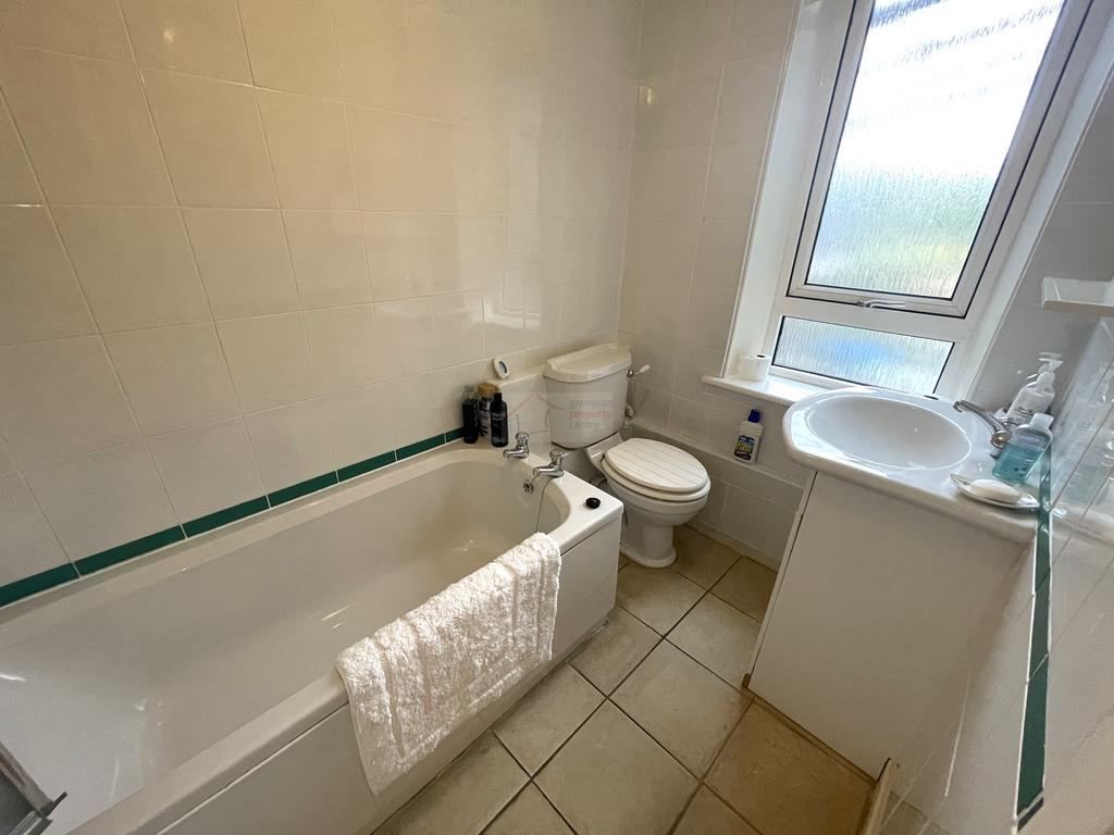 Bathroom.JPG