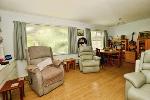 2 bedroom bungalow for sale, Links Way, Littlestone, New Romney, Kent, TN28