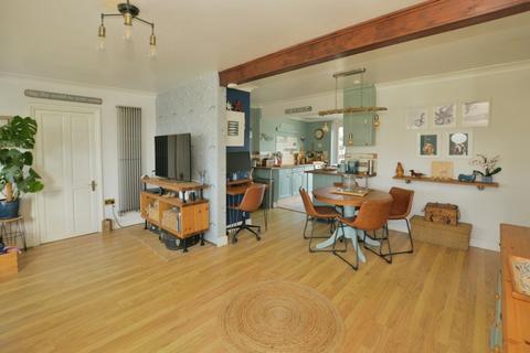 3 bedroom bungalow for sale, Links Crescent, St. Marys Bay, Romney Marsh, Kent, TN29