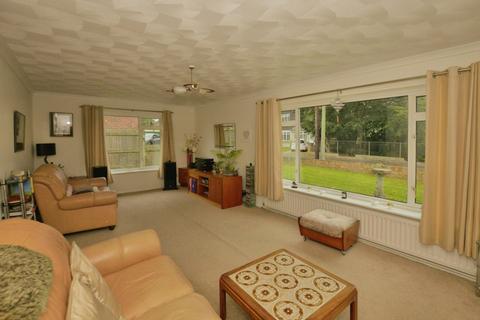 2 bedroom bungalow for sale, Spitalfield Lane, New Romney, Kent, TN28