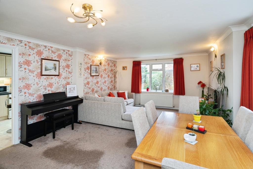 Living/Dining Room