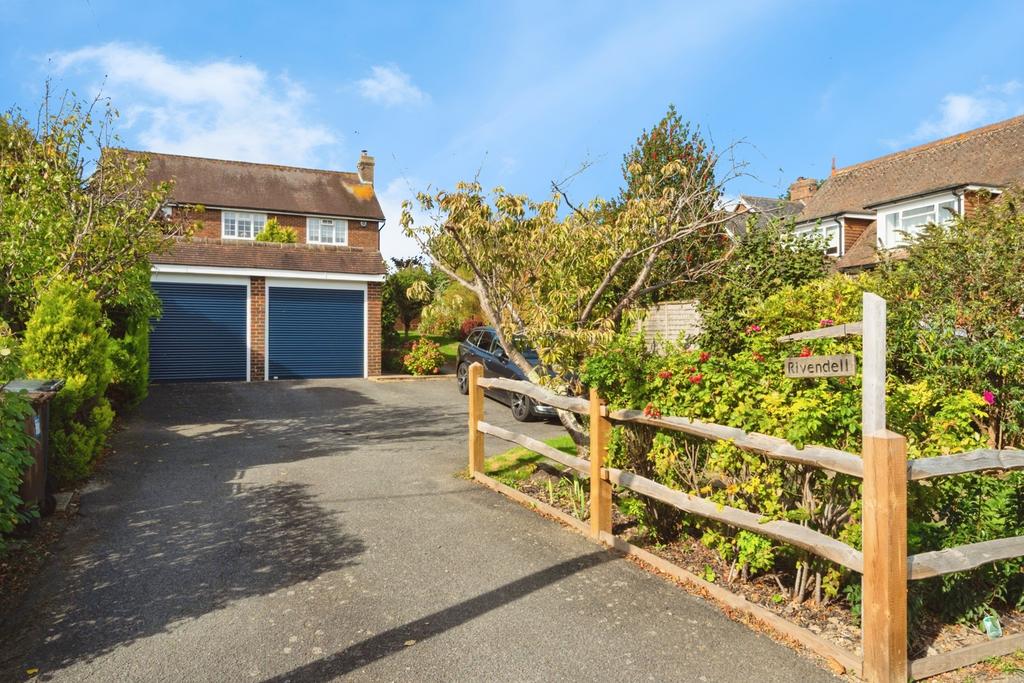 Drive &amp; Garages