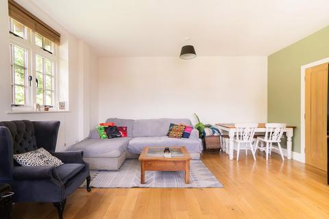 2 bedroom flat for sale, London Road, Hurst Green, Etchingham, East Sussex, TN19