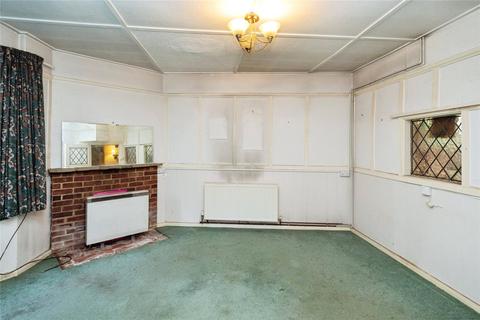 2 bedroom maisonette for sale, High Street, Robertsbridge, East Sussex, TN32