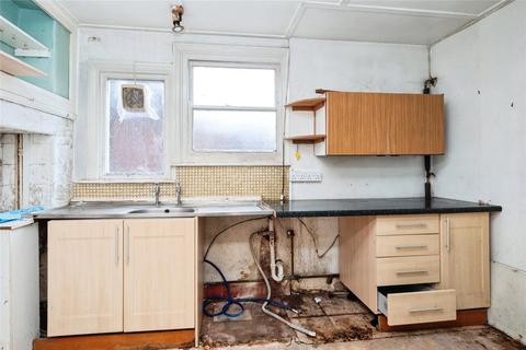 2 bedroom maisonette for sale, High Street, Robertsbridge, East Sussex, TN32