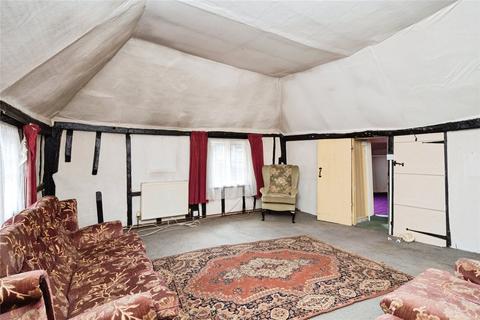 2 bedroom maisonette for sale, High Street, Robertsbridge, East Sussex, TN32