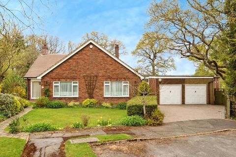 2 bedroom bungalow for sale, Hackwood, Robertsbridge, East Sussex, TN32