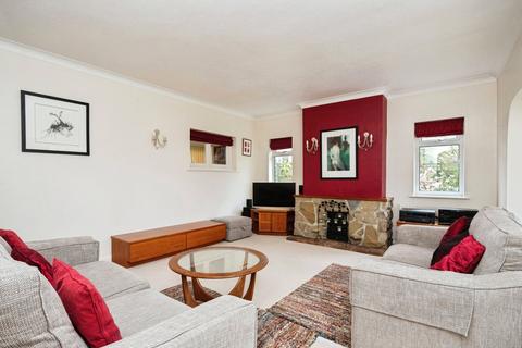 2 bedroom bungalow for sale, Hackwood, Robertsbridge, East Sussex, TN32