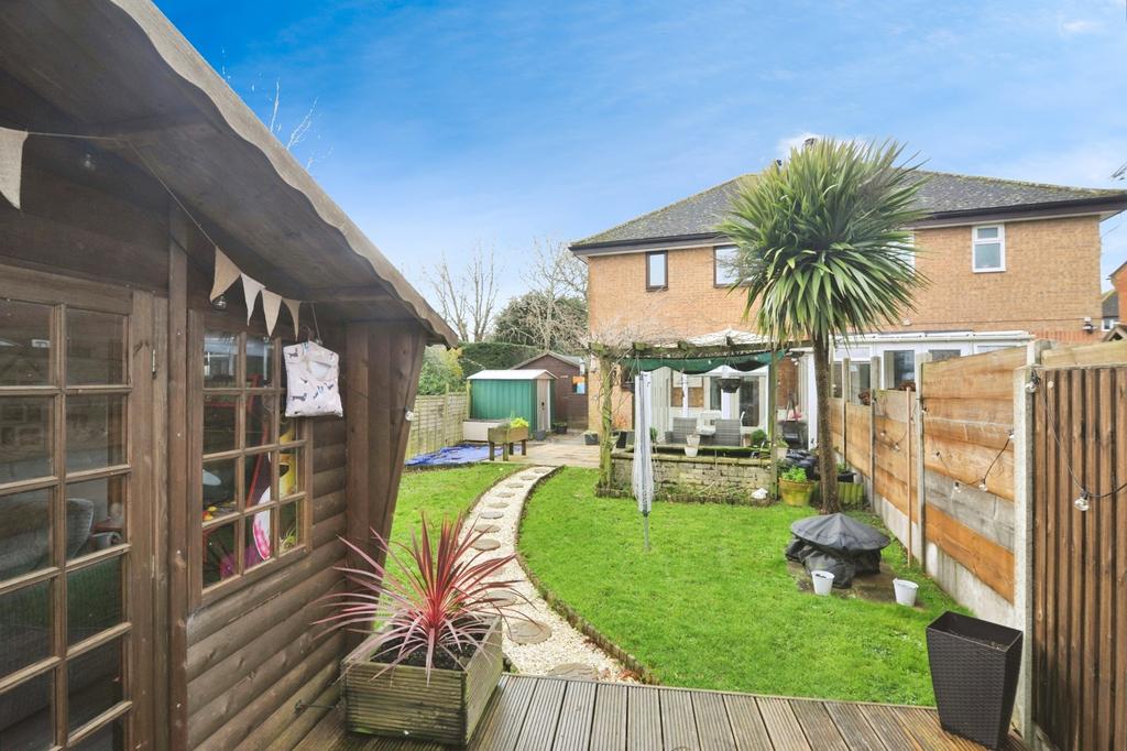 Garden &amp; Outbuilding